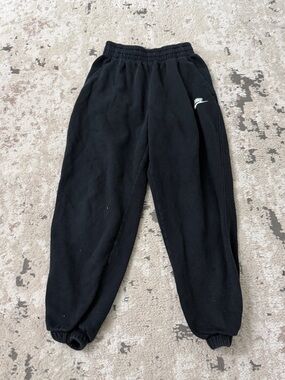 Nike Boys Black Sweatpants Joggers Size Medium